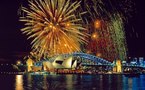 обои Windows 7 Fireworks over the Sydney Opera House and Harbor Bridge