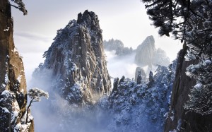 обои Windows 7 (Huangshan Mountains in Winter in Anhui, China)