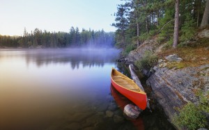 обои Windows 7 Canoe on Pinetree Lake, Algonquin Provincial Park/Canot sur le lac Pinetree, parc provincial Algonquin, Ontario